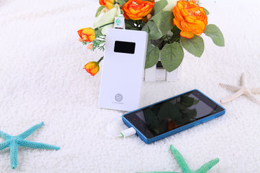 5000mAh بانک قدرت قابل حمل برای دستگاه های تلفن همراه با خروجی نمایش ال سی دی 5V 2.1A DC