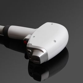 808nm به دیود دستگاه لیزر مو 2000W لیزر دیود بین بردن ماشین آلات مو